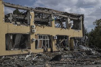 Как и в других освобожденных ВСУ городах Харьковской области, многие здания в Купянске оказались практически до основания разрушены за время войны