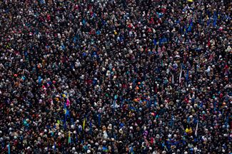 Одно из самых массовых выступлений 19 января 2014 года. После него на улице Грушевского начались столкновения с милицией. Стороны использовали водометы, шумовые гранаты и бутылки с зажигательной смесью