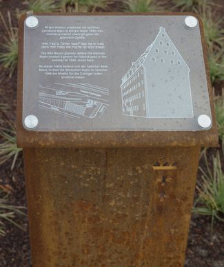 The new memorial plaque on Granary Island