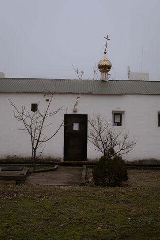 Храм рядом с домом по улице Кошица, 7А