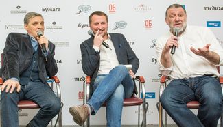 Слева направо: Александр Невзоров, Николай Солодников и Сергей Пархоменко