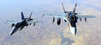 Американские истребители F-18E Super Hornets над Ираком. 4 октября 2014 года