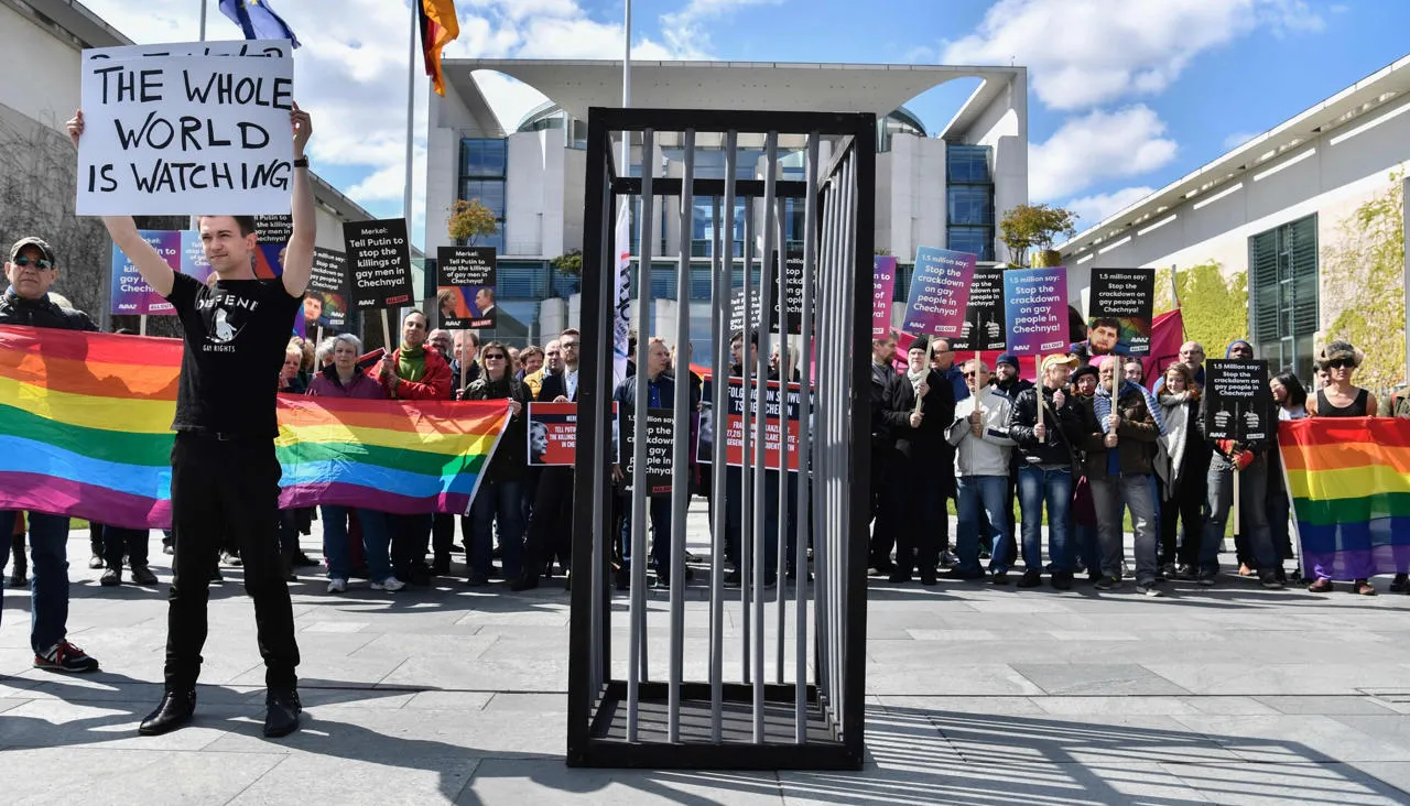Журнал Time рассказал историю первого открытого гея из Чечни. Он живет в Германии, и его хотят депортировать — Meduza