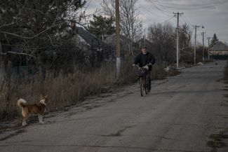 Юрий едет кормить домашних животных