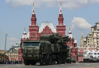 Зенитный ракетно-пушечный комплекс «Панцирь-СМ» во время парада на Красной площади. 24 июня 2020 года