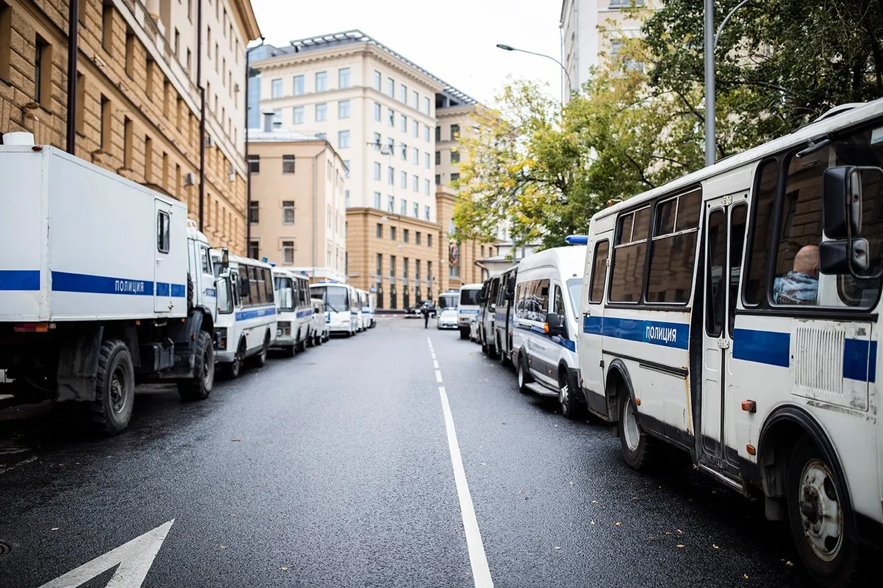 Акция за честные выборы в Москве впервые за месяц прошла без массовых  задержаний. Репортаж «Медузы» — Meduza