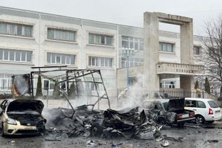 Последствия удара рядом с Педагогическим колледжем на Харьковской Горе. 16 марта 2024 года