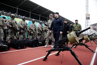 Ramzan Kadyrov inspects the troops in Grozny, December 28, 2014