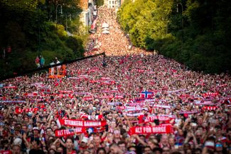 Spain defeats France (on Bastille Day) and reaches the final! What’s in the World Cup? Too short