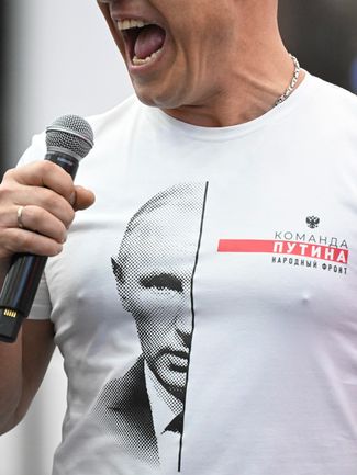 Певец и депутат Госдумы Денис Майданов на форуме «Все для победы!»