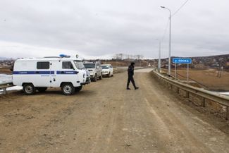 A checkpoint at an entrance into Bogorodskoe. April 20, 2020.