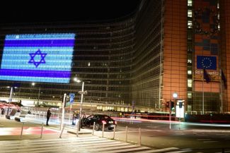 Проекция израильского флага на здании Еврокомиссии в Брюсселе