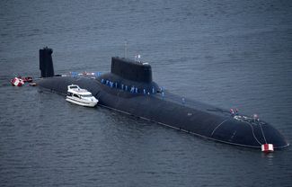Атомная подводная лодка ТК-208 «Дмитрий Донской» на Ленинградской военно-морской базе. Кронштадт, 29 июля 2017