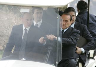 Владимир Путин и Сильвио Берлускони в Италии. Апрель 2008 года