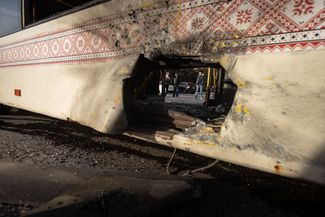 Запорожье. Как <a href="https://t.me/zoda_gov_ua/68708" rel="noopener noreferrer" target="_blank">сообщили</a> власти города, днем 29 октября российский беспилотник попал в троллейбус