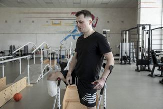 30-летний украинский танкист Илья Пилипенко, потерявший ногу и попавший в пожар в результате взрыва танковой мины