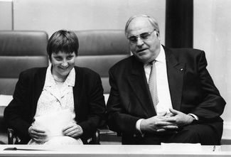 С Ангелой Меркель в Бундестаге. Июнь 1992 года