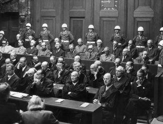Подсудимые на Нюрнбергском трибунале, 1945 год