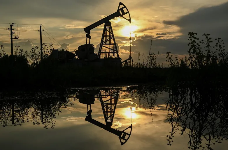 Russia’s oil and gas revenues are shrinking. Meduza explains what that means for the Kremlin’s war chest.