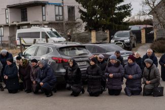 Похороны старшего сержанта полиции Романа Рущишина в селе Сопошин подо Львовом. Рущишин погиб в Луганской области