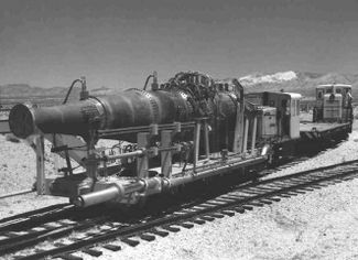 Испытания прототипа ядерного реактивного двигателя Tory-IIC на испытательном полигоне в Неваде. 1964 год