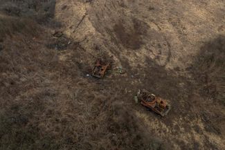 Уничтоженные танки на окраине Малой Камышевахи