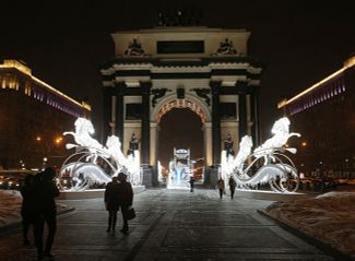 Сани Деда Мороза на Кутузовском проспекте