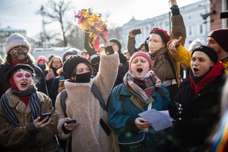 Акция в Петербурге. Ее участники потребовали принятия закона о домашнем насилии и свободы для политзаключенных.