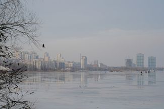 The Dnipro Embankment across from the building on Victory Embankment