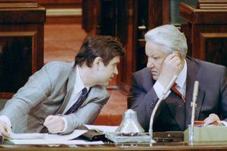 Khasbulatov and Yeltsin during discussions of a law on presidential elections in Russia. May 22, 1991