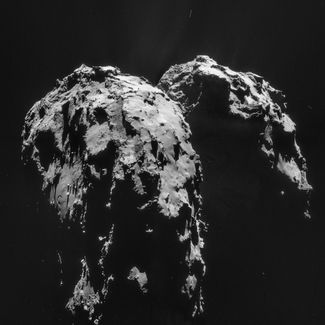 Комета Чурюмова-Герасименко с расстояния в 30,1 километра от ее центра. 1 декабря 2014 года