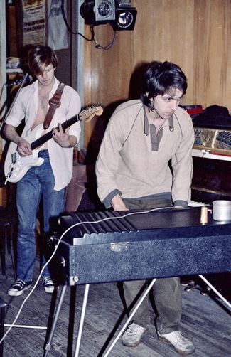 Борис Гребенщиков и Сергей Курехин на репетиции в 1985 году