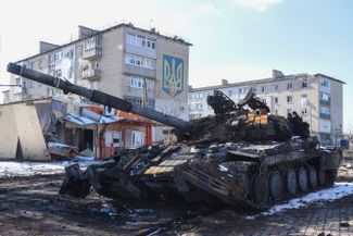 Ukrainian officials stated that several hundred Volnovakha residents nevertheless managed to escape.