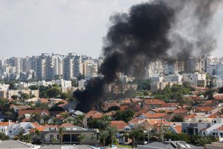 Последствия обстрела Ашкелона — ближайшего к Газе крупного израильского города