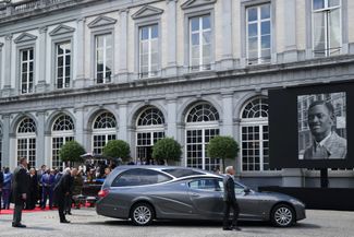Церемония передачи останков Патриса Лумумбы его семье в Брюсселе. 20 июня 2022 года