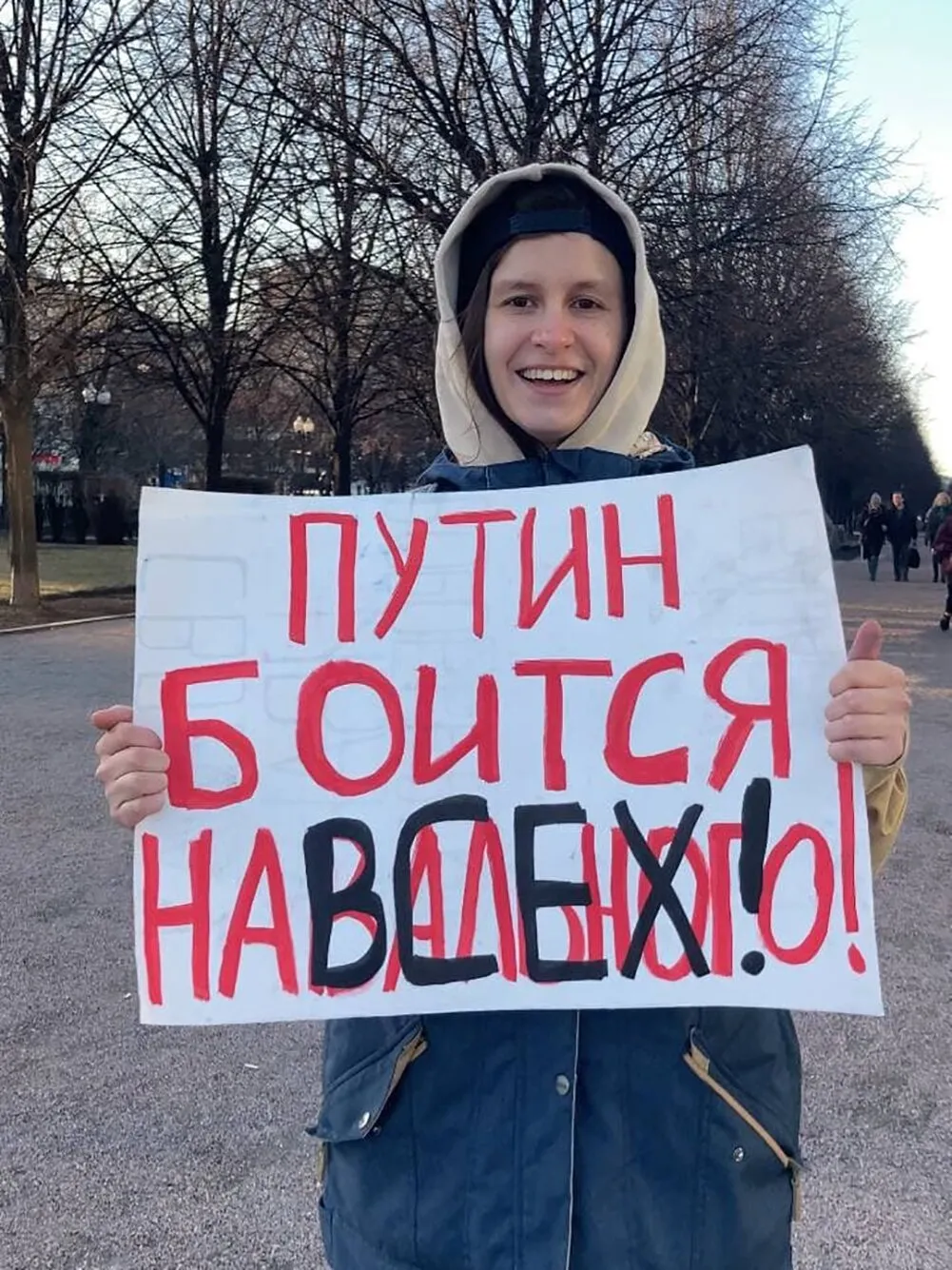 Накануне митинга данные полумиллиона сторонников Навального утекли в сеть.  Вот одна история о последствиях Яну Холодову попросили уволиться по  «приказу сверху» — а потом велели забыть об этом — Meduza