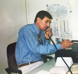 Хасавов в своем офисе в Ашхабаде, 1997 год
