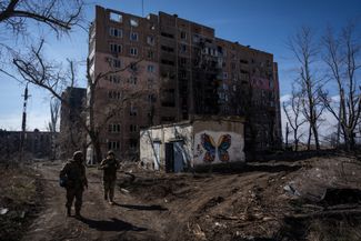 В Угледаре держат оборону украинские военные, в том числе из 79-й отдельной десантно-штурмовой бригады ВСУ