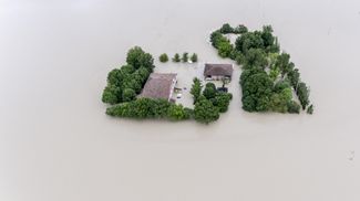 Итальянский город Будрио во время наводнения