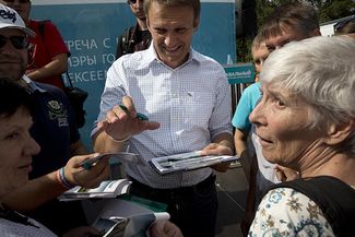 Alexei Navalny meets with Moscow voters on August 23, 2013.