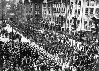 Парад во время съезда НСДАП в Нюрнберге. 1933–1934 годы
