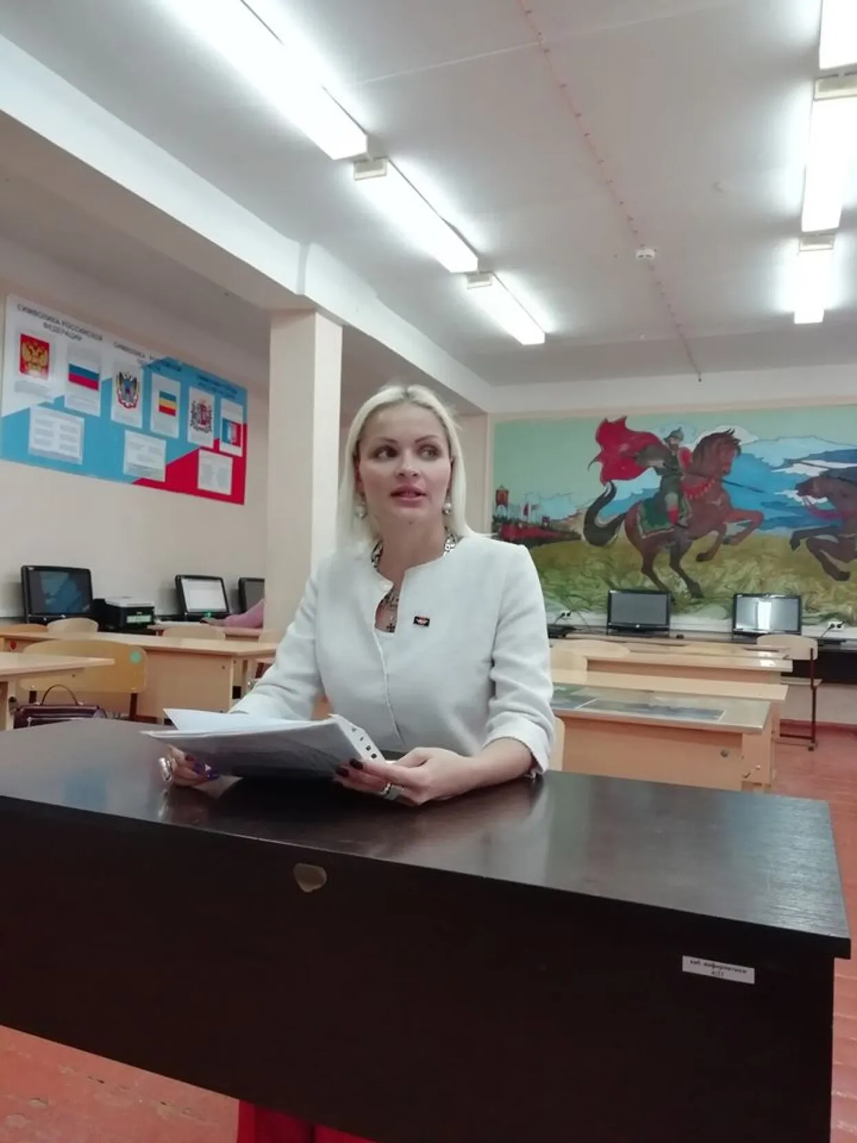 Страница «Центра трудных подростков Анны Хоботовой» в Facebook