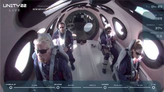 Пассажиры корабля VSS Unity перед его снижением. 11 июля 2021 года