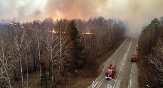Огонь в лесу на территории чернобыльской зоны, 10 апреля 2020 года