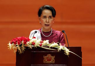 Фактически возглавляющая Мьянму Аун Сан Су Чжи обращается к нации и международному сообществу, 19 сентября 2017 года