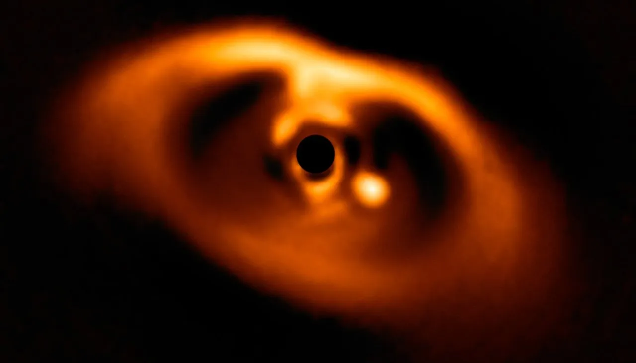 A. Müller et al. / ESO