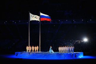 Анна Нетребко выступает на церемонии открытия зимних Олимпийских игр 2014 года в Сочи