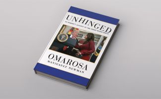 Книга Омаросы Маниголт Ньюман „Unhinged: An Insider Account of the Trump White House“