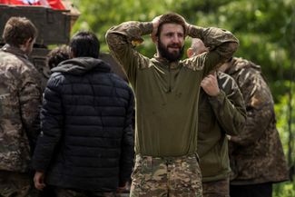 Украинский военный после освобождения из плена