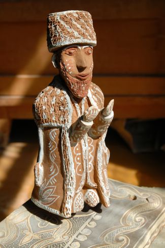 Глиняная фигурка из гончарной мастерской в селе Балхар